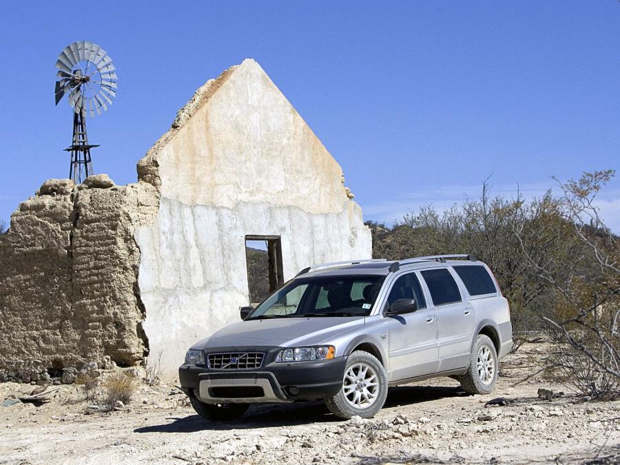  Volvo XC70 2005 года  (US) (фото 29 из 30)
